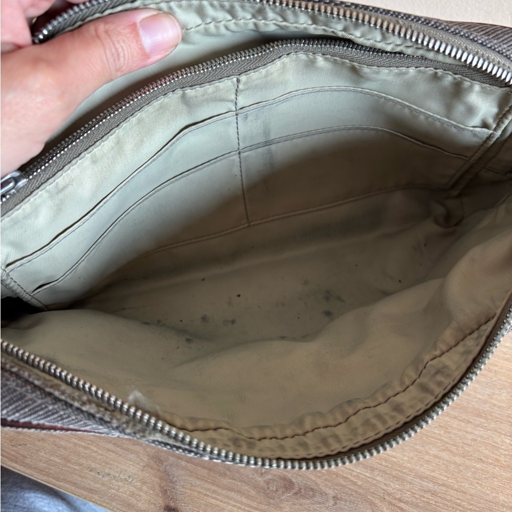 Authentic Louis Vuitton crossbody Fannie pack - Picture 7 of 9